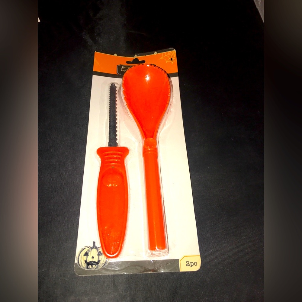 PUMPKIN Carving 2 PC Set with Scooping Spoon and Knife Carving Tool